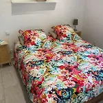 Coralines - En Avec Piscine Proche - Grande Terrasse Nyaraló
